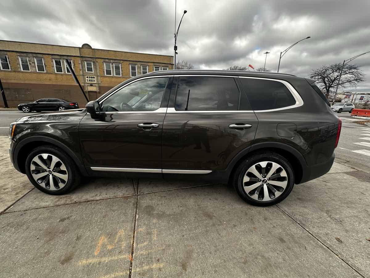 2021 Kia Telluride S photo 3