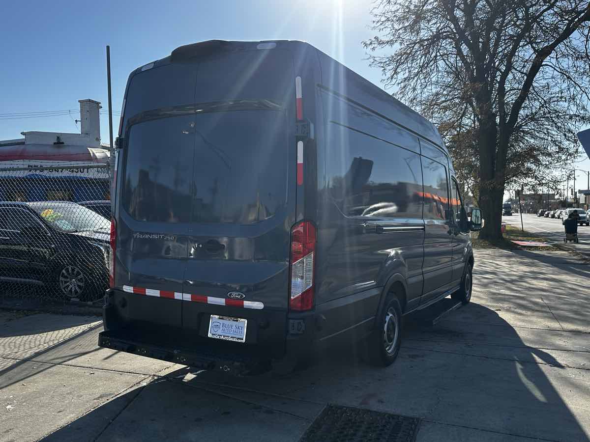 2019 Ford Transit Van photo 3