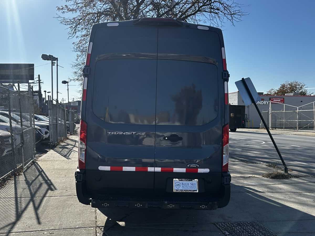 2019 Ford Transit Van photo 4