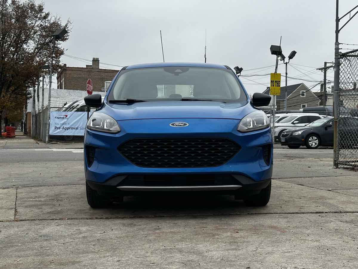 2020 Ford Escape S photo 2