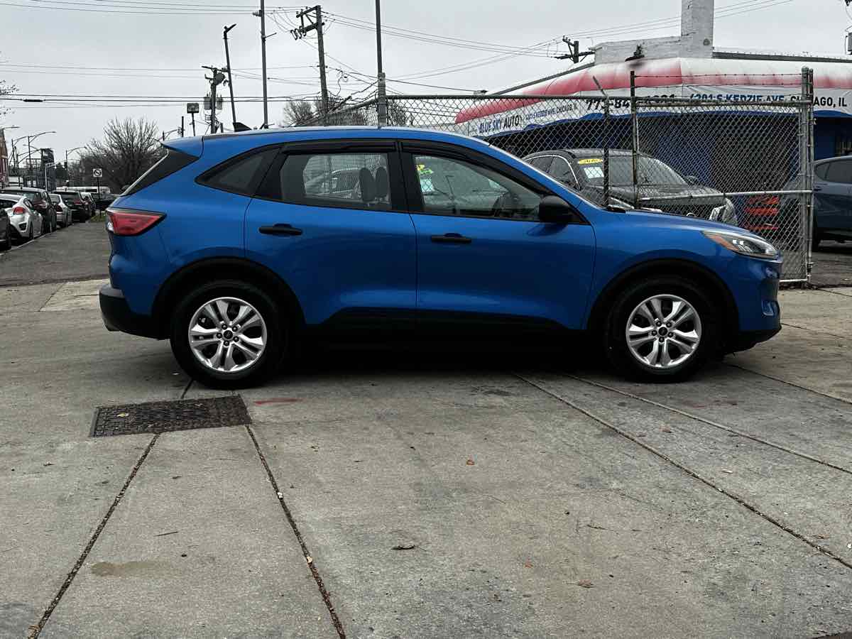 2020 Ford Escape S photo 3