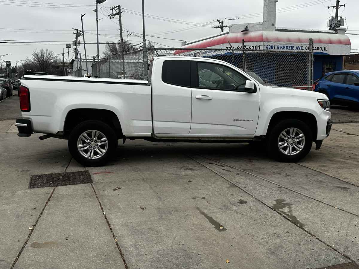 2021 Chevrolet Colorado LT photo 3