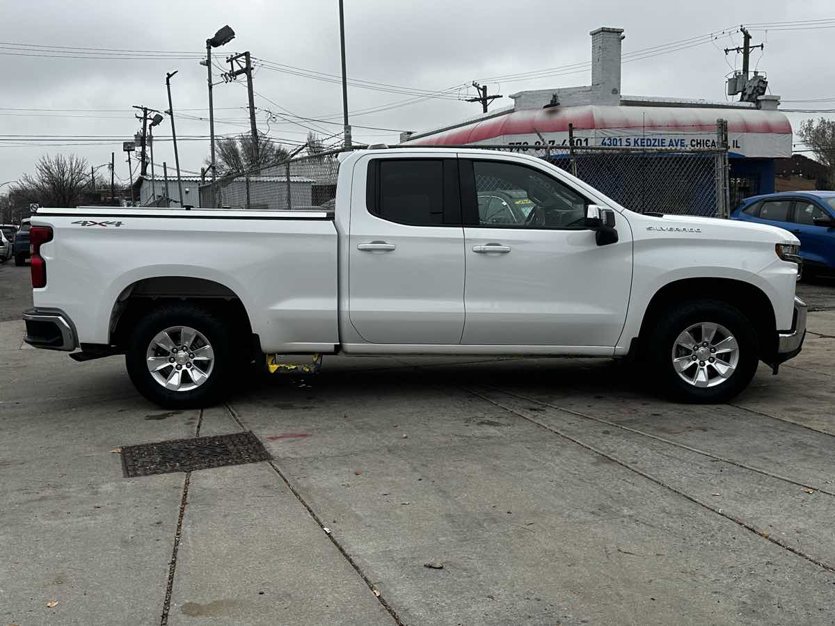 2020 Chevrolet Silverado 1500 LT photo 3