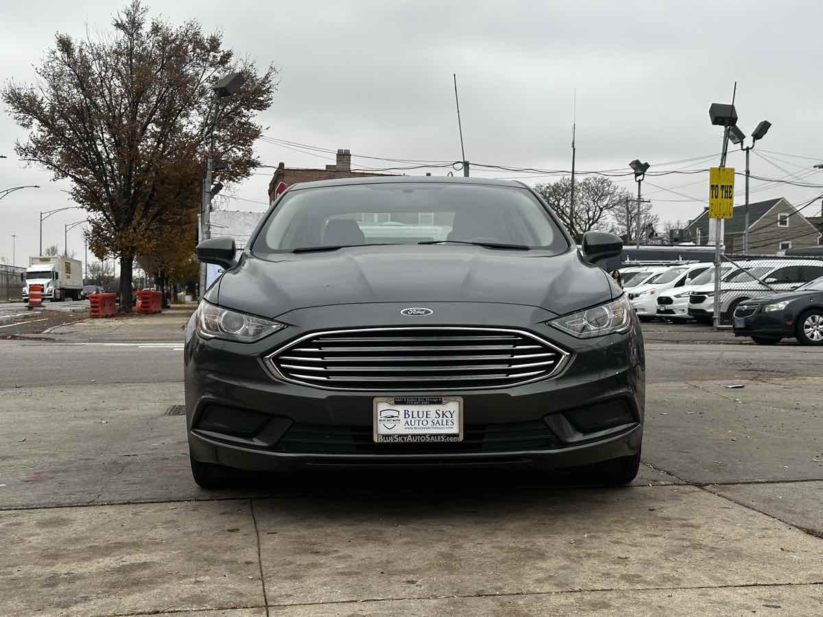 2018 Ford Fusion SE photo 2