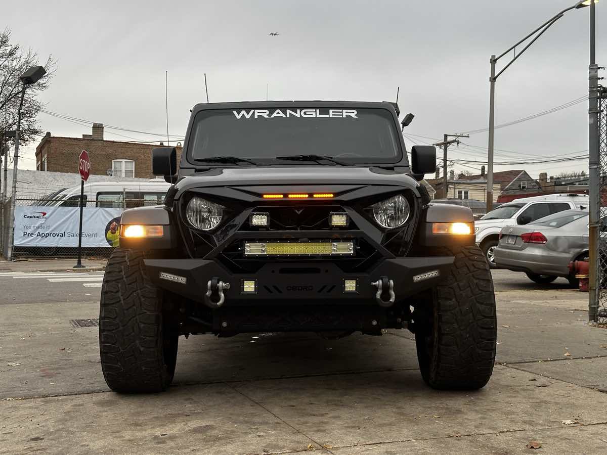 2019 Jeep Wrangler Unlimited Sahara photo 2