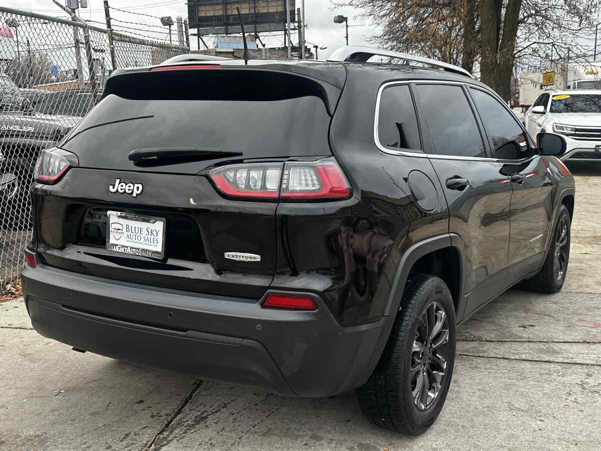 2019 Jeep Cherokee Latitude photo 2