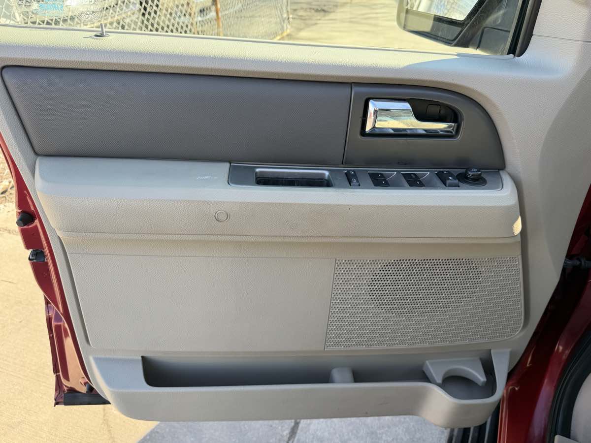 2013 Ford Expedition XLT - Photo 10