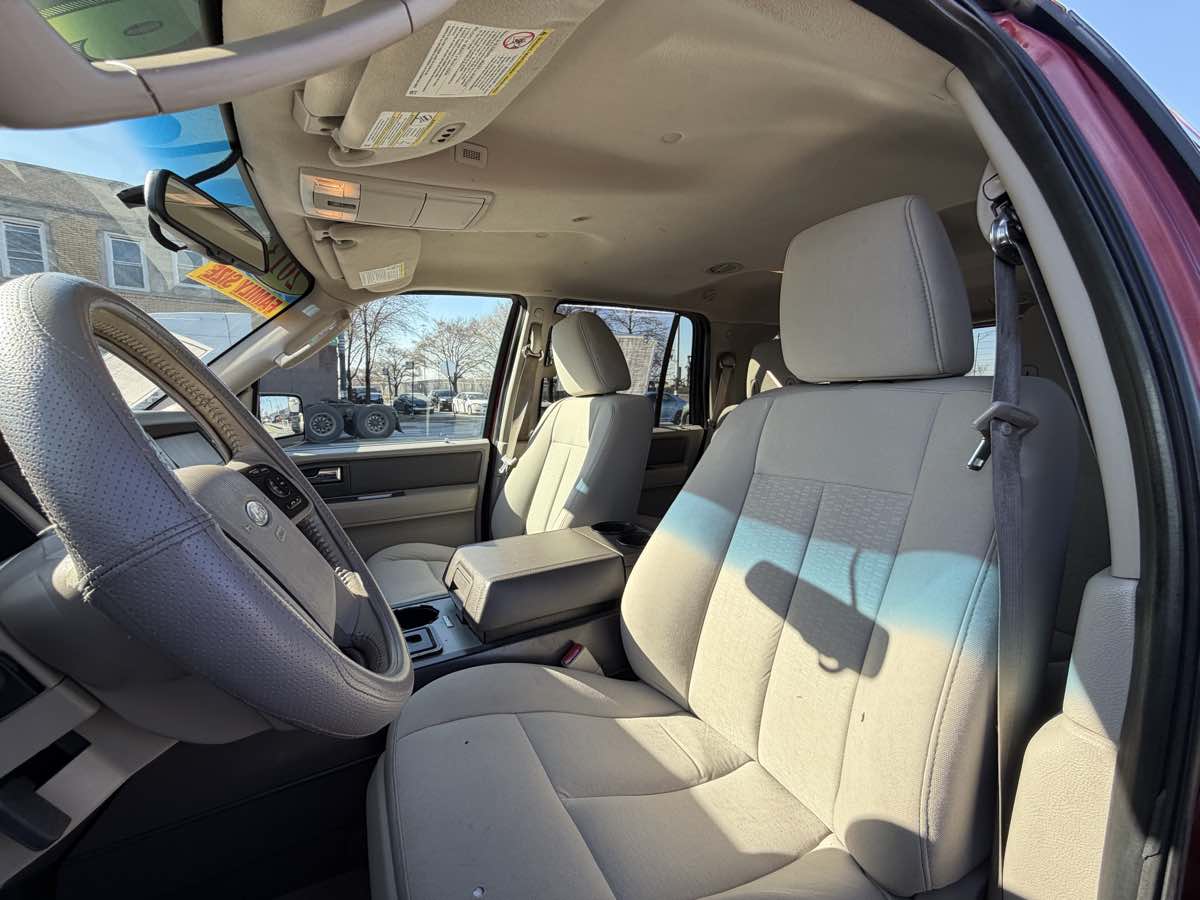 2013 Ford Expedition XLT - Photo 14
