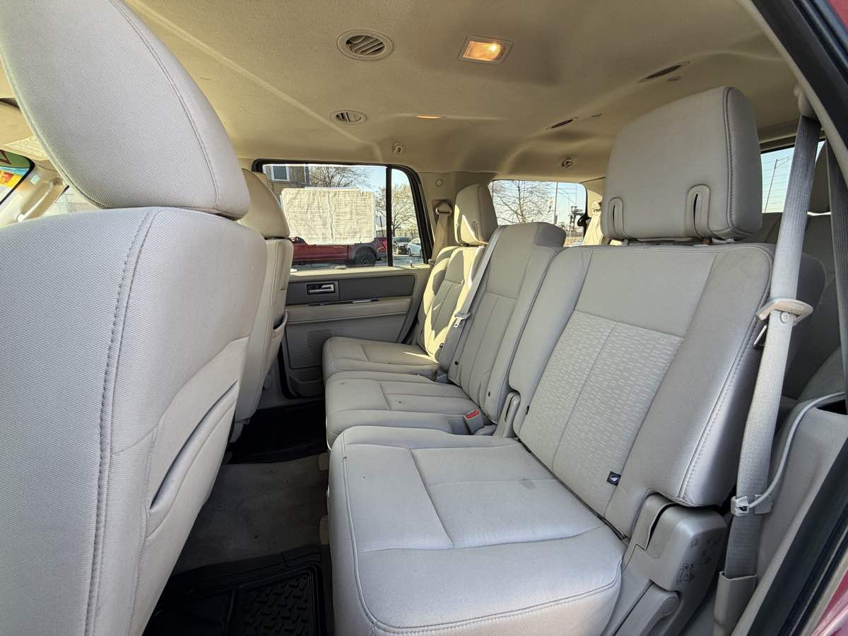 2013 Ford Expedition XLT - Photo 17