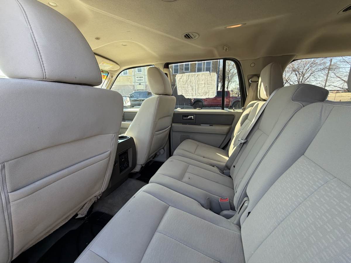 2013 Ford Expedition XLT - Photo 18