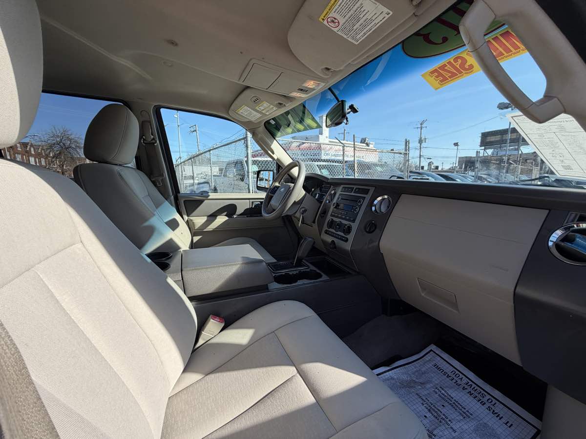 2013 Ford Expedition XLT - Photo 25