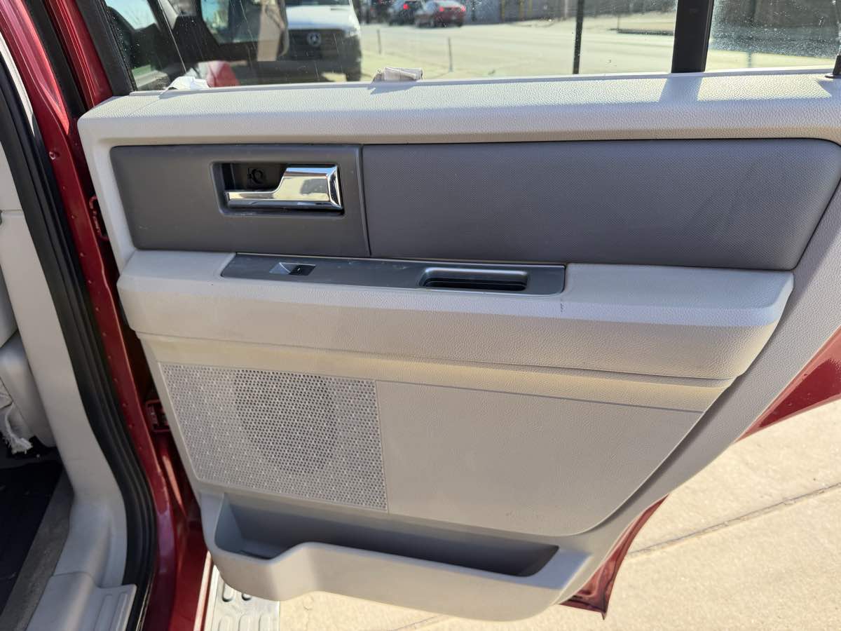 2013 Ford Expedition XLT - Photo 27