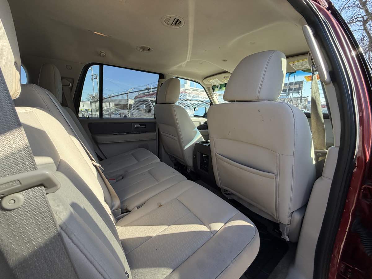 2013 Ford Expedition XLT - Photo 28