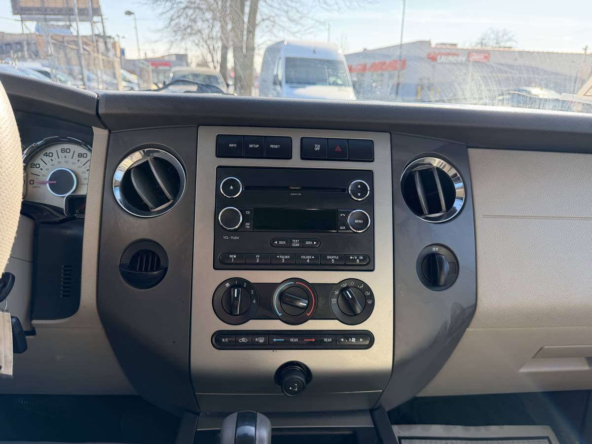 2013 Ford Expedition XLT - Photo 35