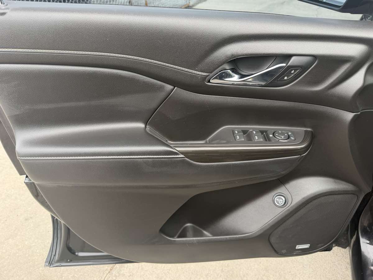2021 GMC Acadia SLT - Photo 10