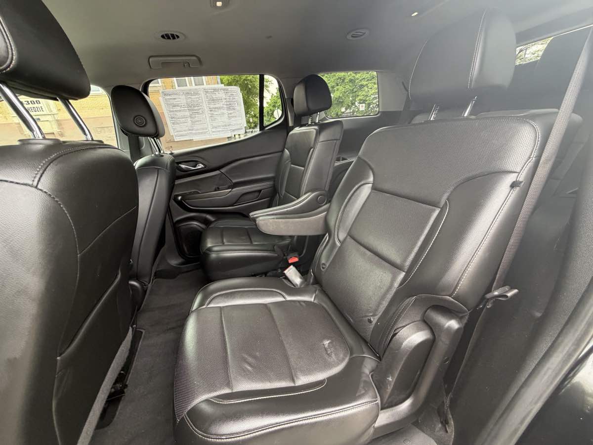 2021 GMC Acadia SLT - Photo 17