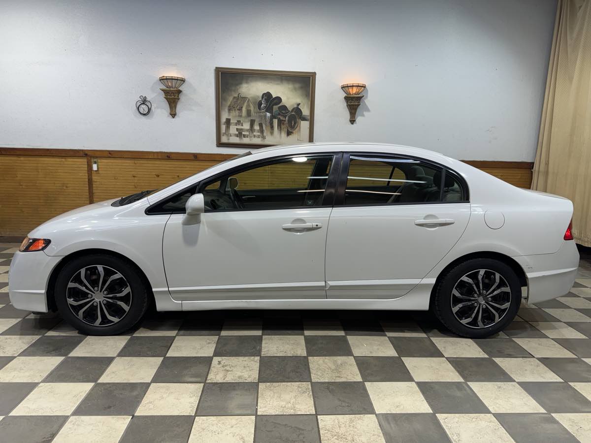 2010 Honda Civic LX photo 2