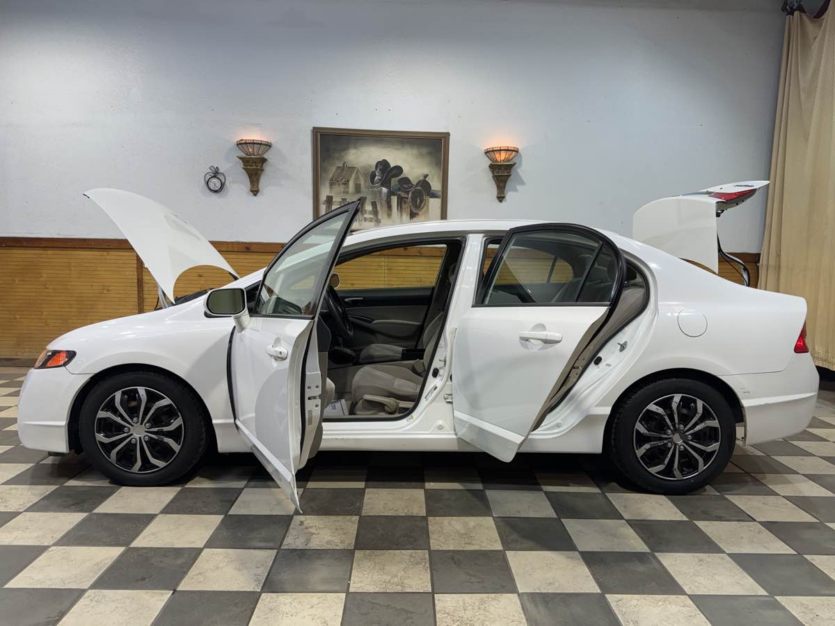 2010 Honda Civic LX photo 11