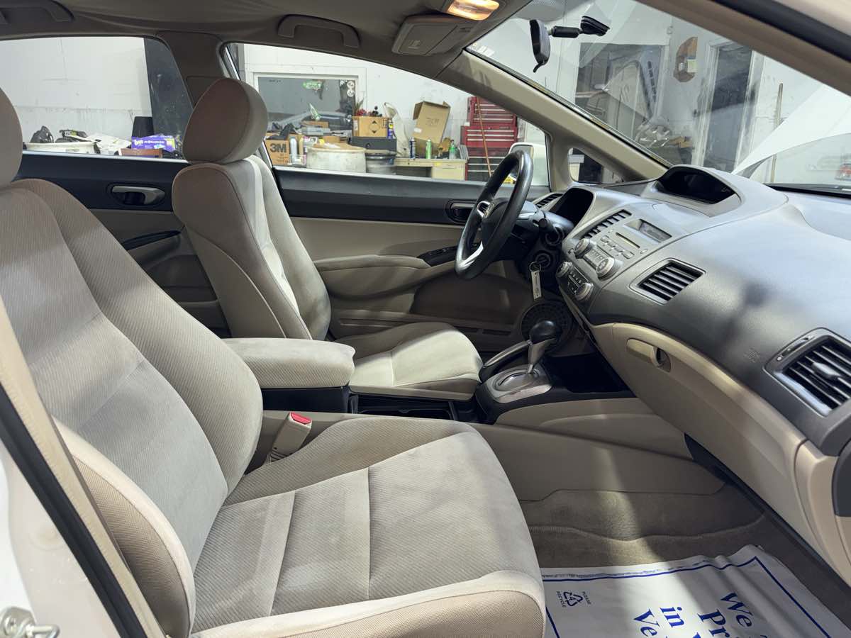 2010 Honda Civic LX photo 23