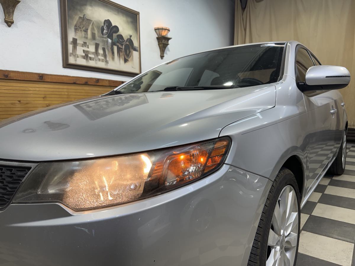 2011 Kia Forte SX photo 7