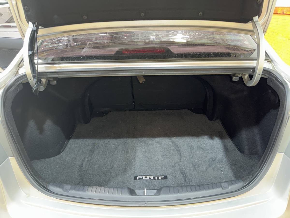 2011 Kia Forte SX photo 14