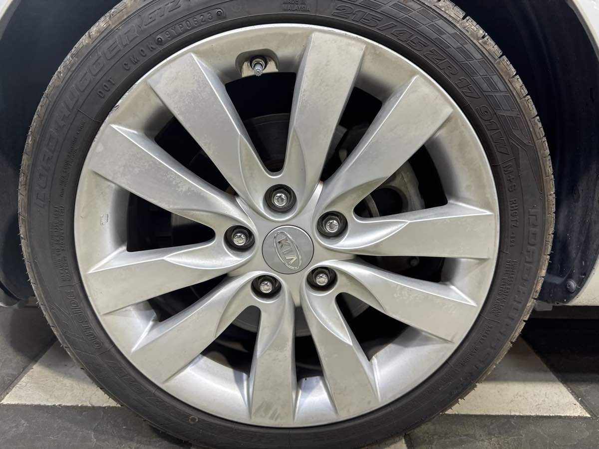 2011 Kia Forte SX photo 28