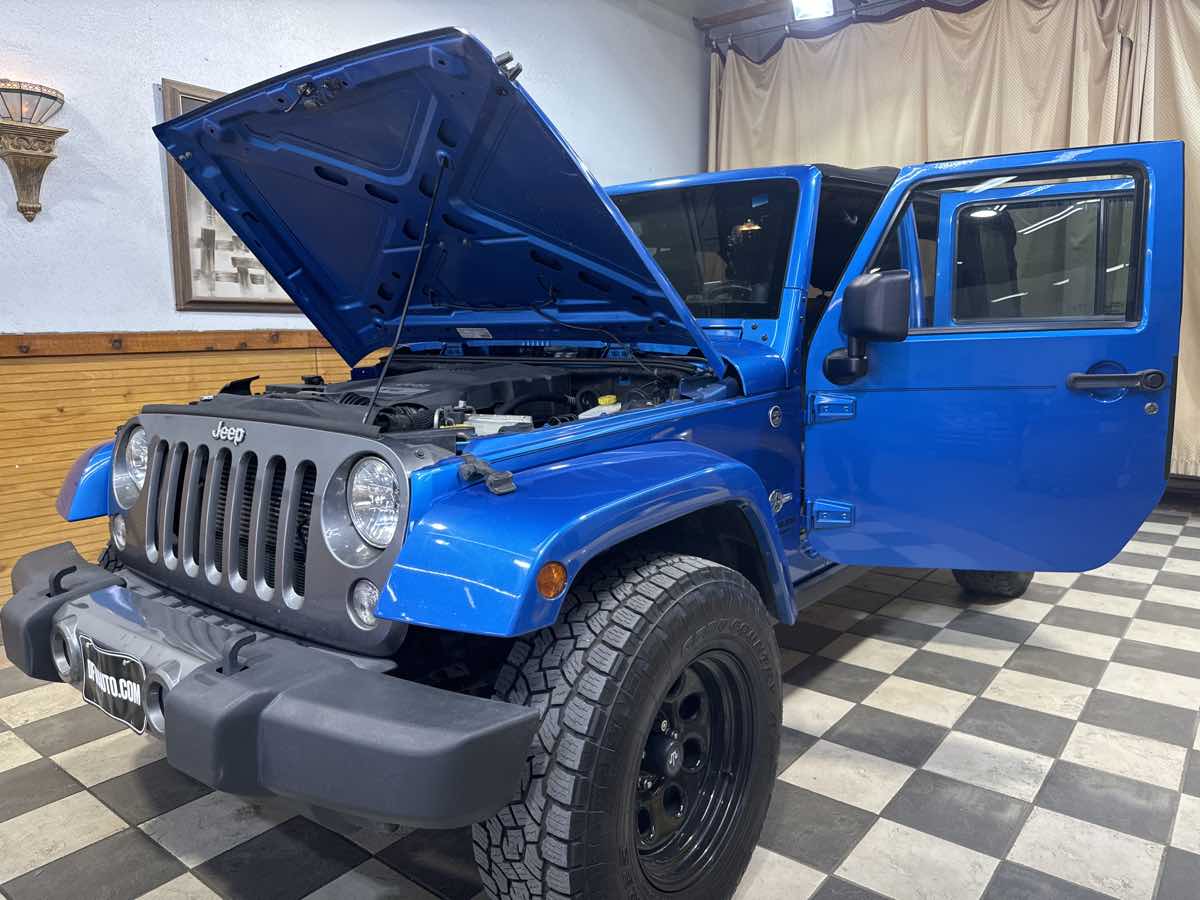 2014 Jeep Wrangler Unlimited Freedom photo 11