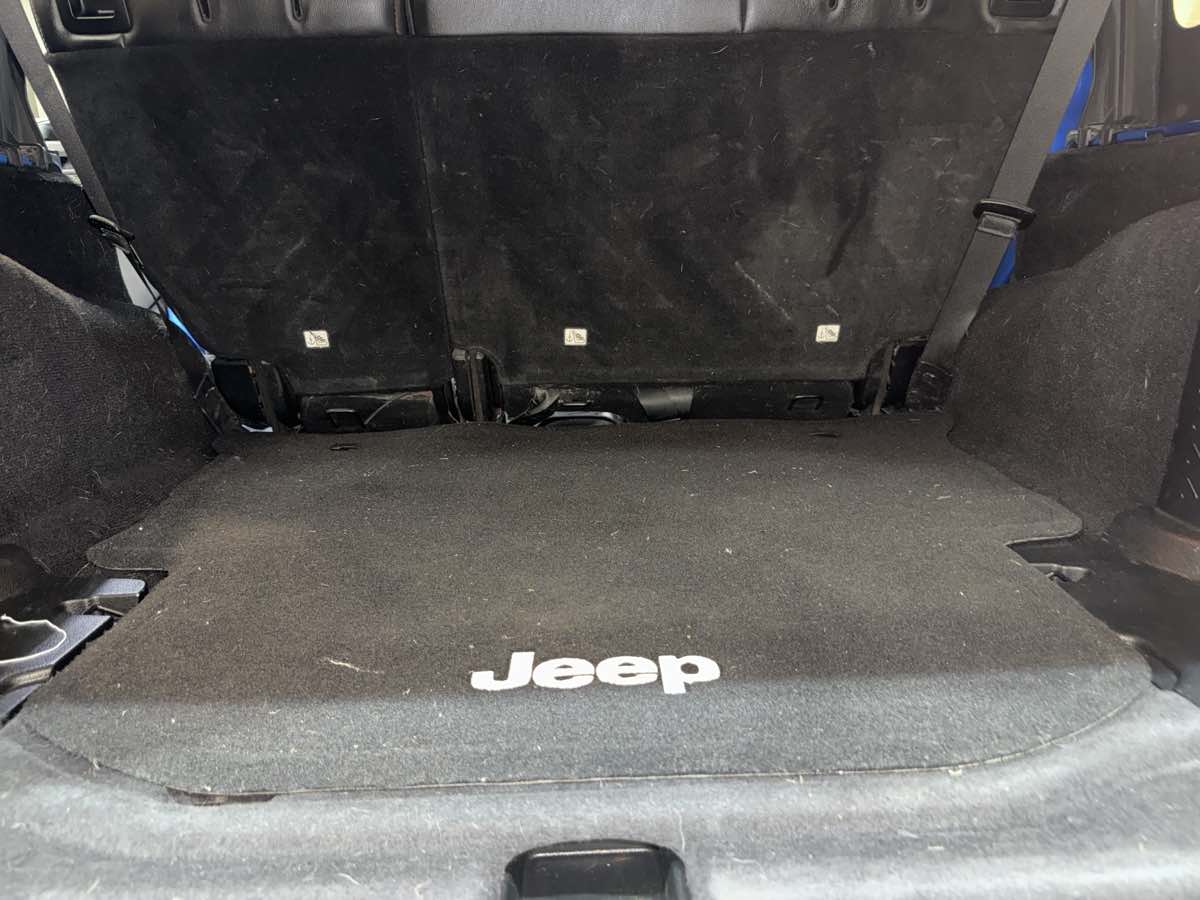 2014 Jeep Wrangler Unlimited Freedom photo 14