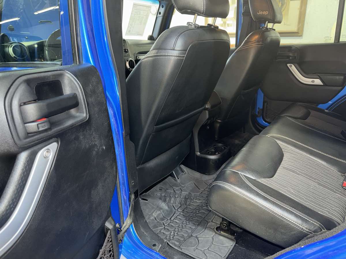 2014 Jeep Wrangler Unlimited Freedom photo 20