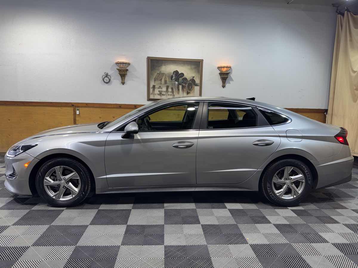 2021 Hyundai Sonata SE - Photo 2