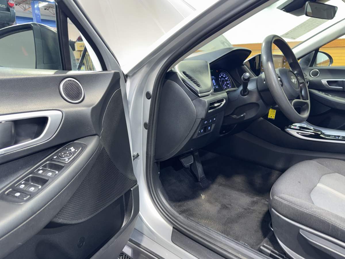 2021 Hyundai Sonata SE - Photo 16