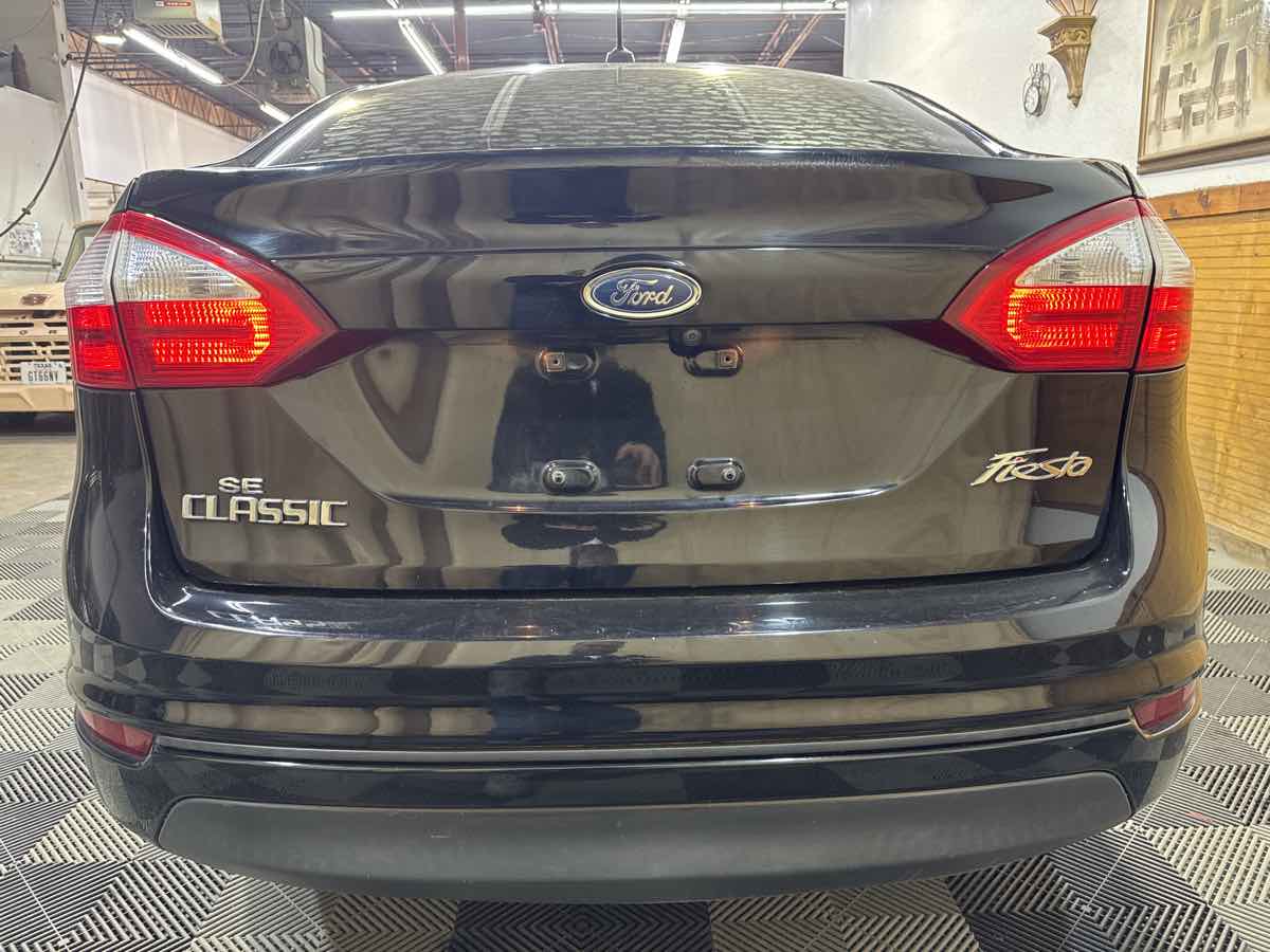2019 Ford Fiesta SE photo 4