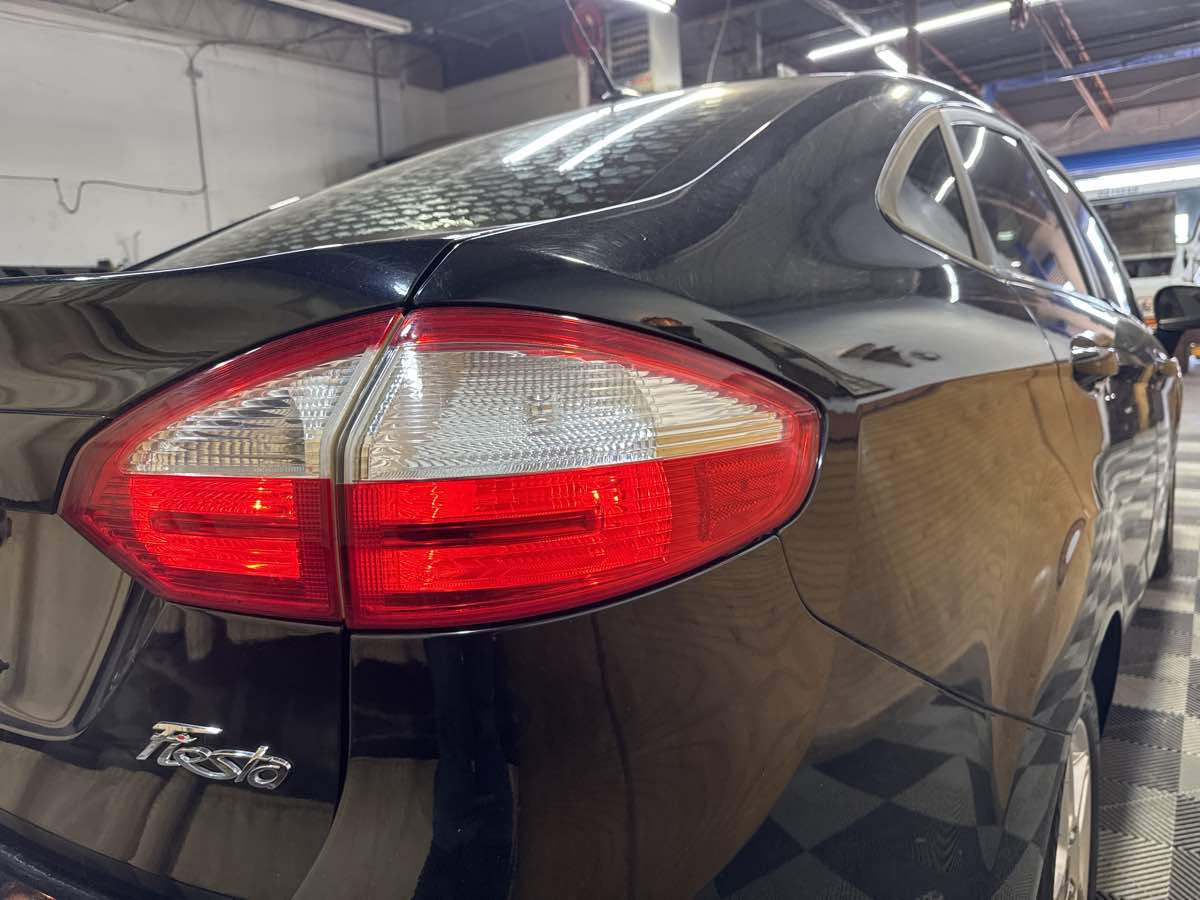 2019 Ford Fiesta SE - Photo 10