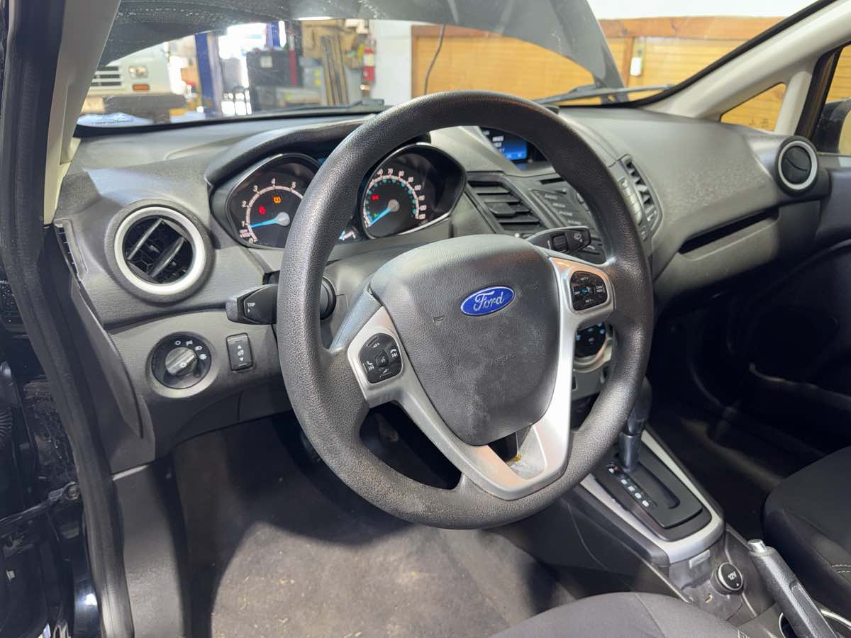 2019 Ford Fiesta SE - Photo 17