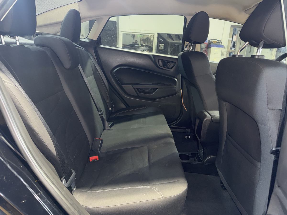 2019 Ford Fiesta SE - Photo 24