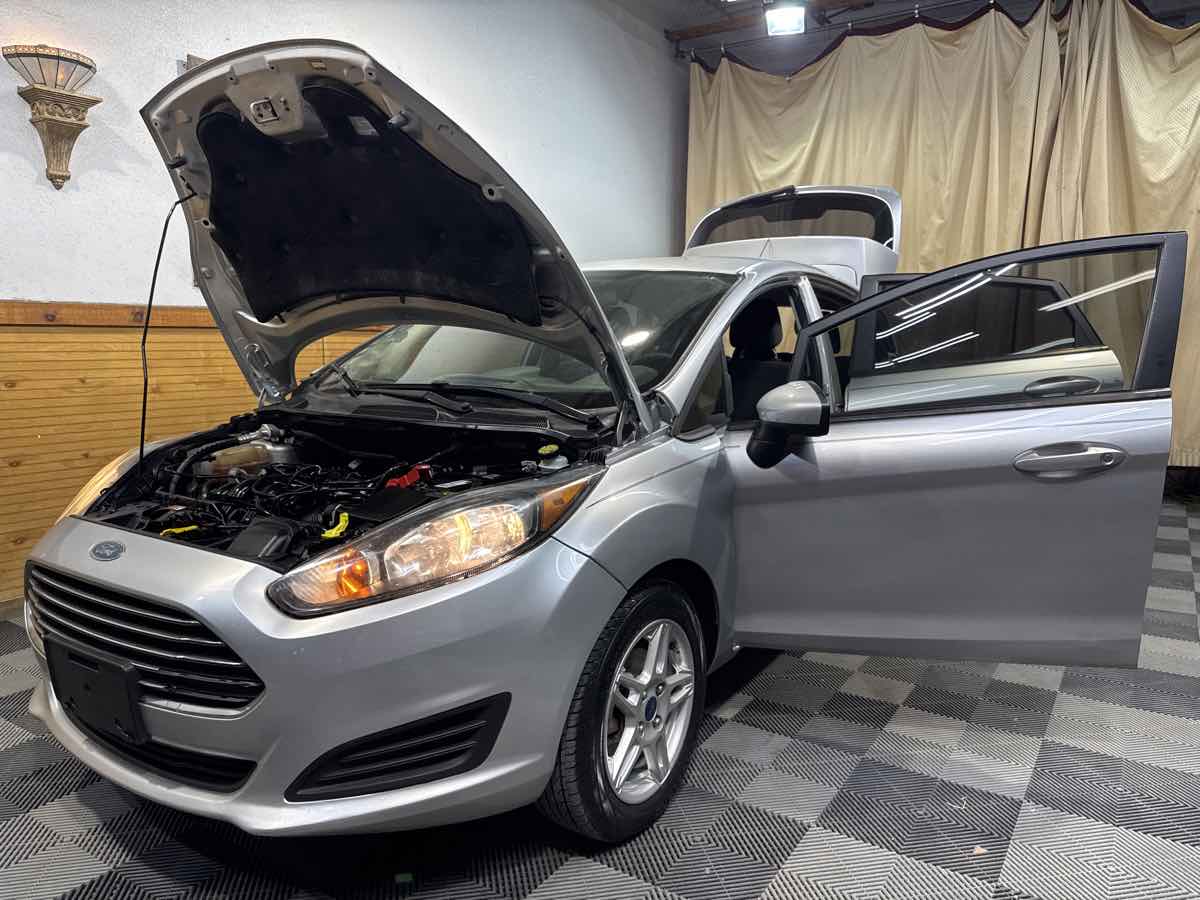 2019 Ford Fiesta SE photo 11