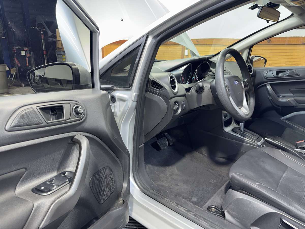 2019 Ford Fiesta SE photo 15