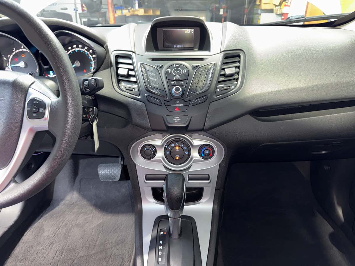 2019 Ford Fiesta SE - Photo 20