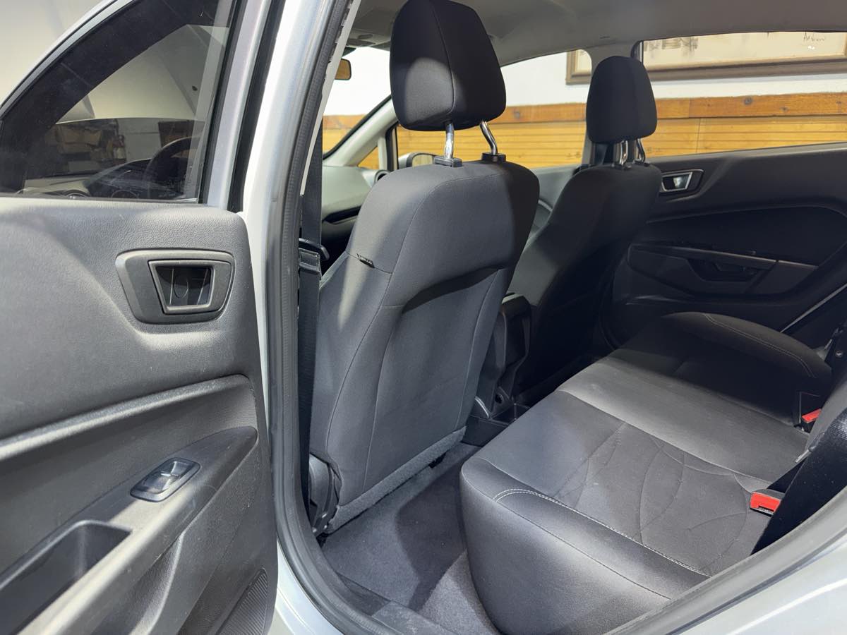 2019 Ford Fiesta SE photo 23
