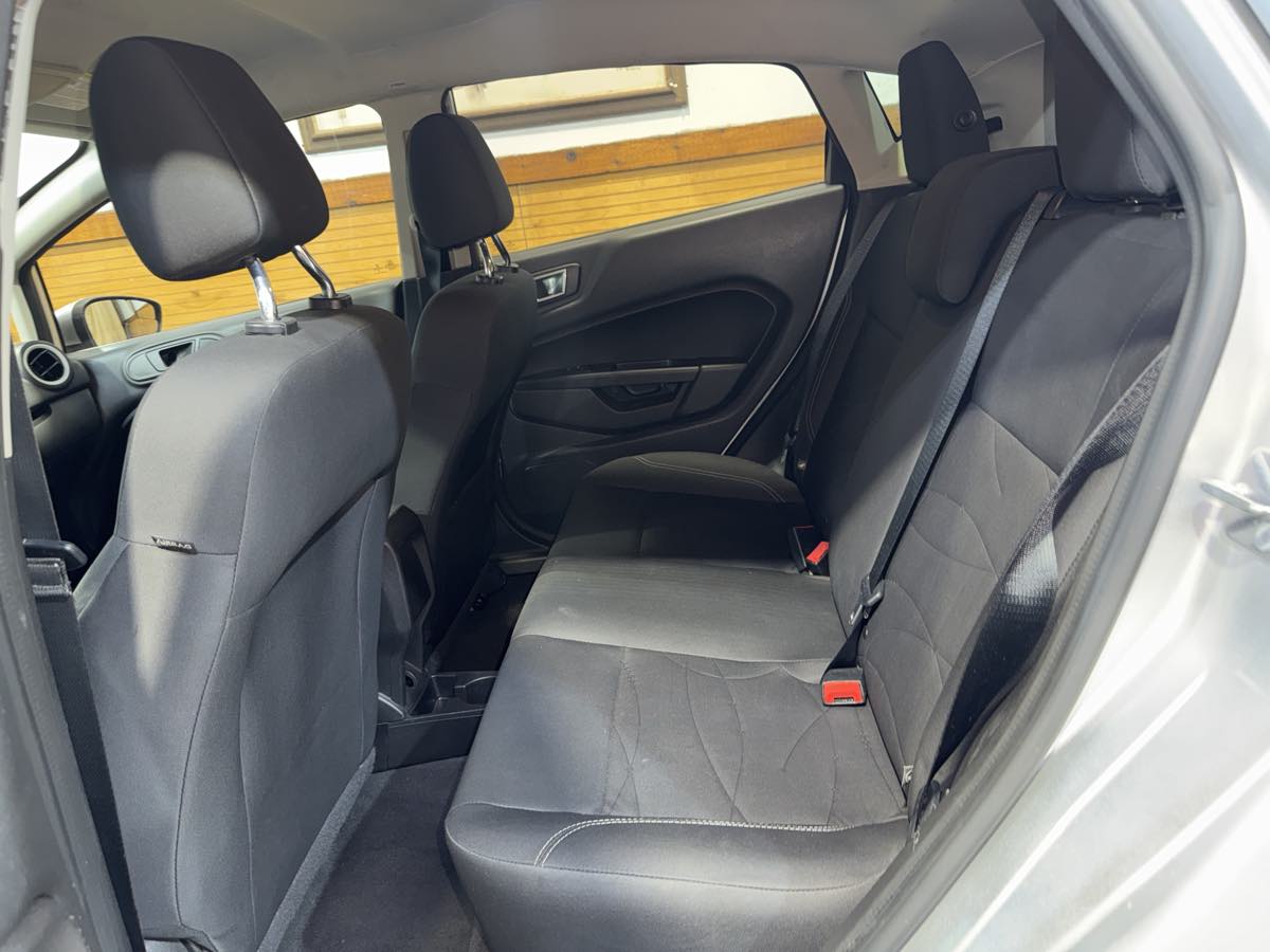 2019 Ford Fiesta SE photo 24