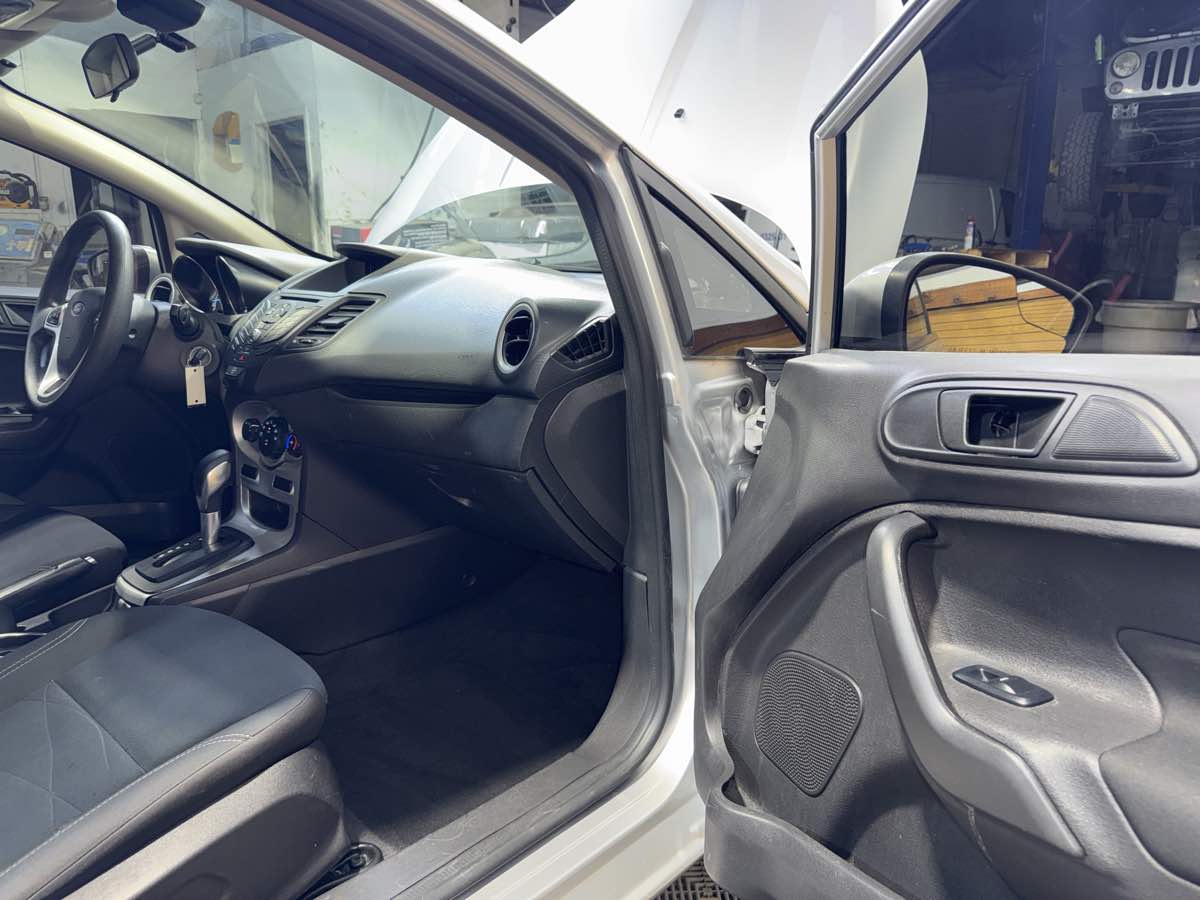 2019 Ford Fiesta SE - Photo 27