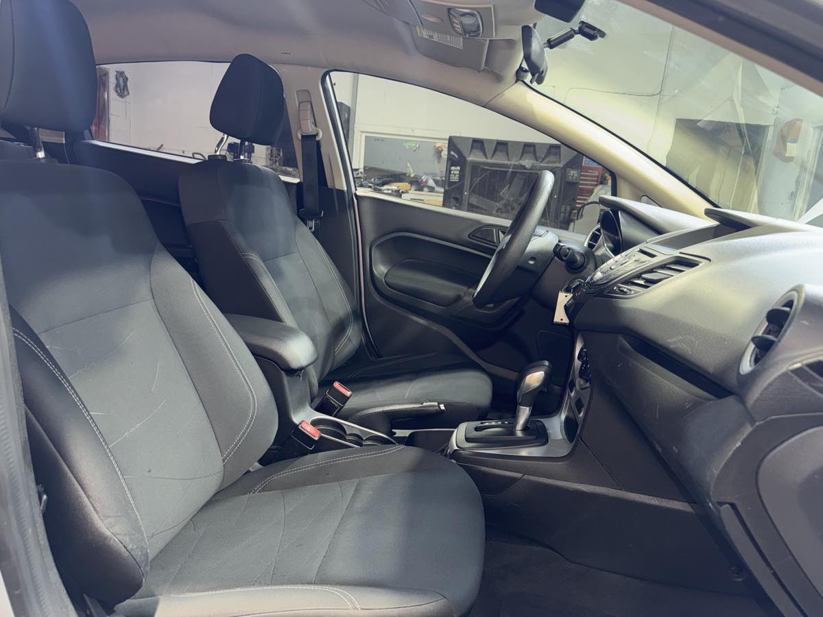 2019 Ford Fiesta SE - Photo 28