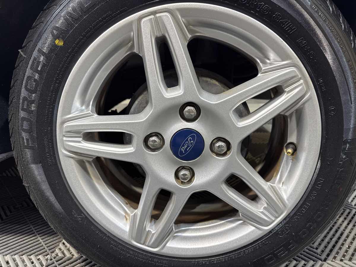 2019 Ford Fiesta SE photo 32