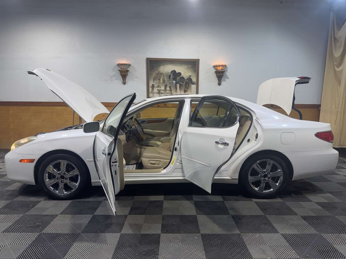 2005 Lexus ES 330 photo 12