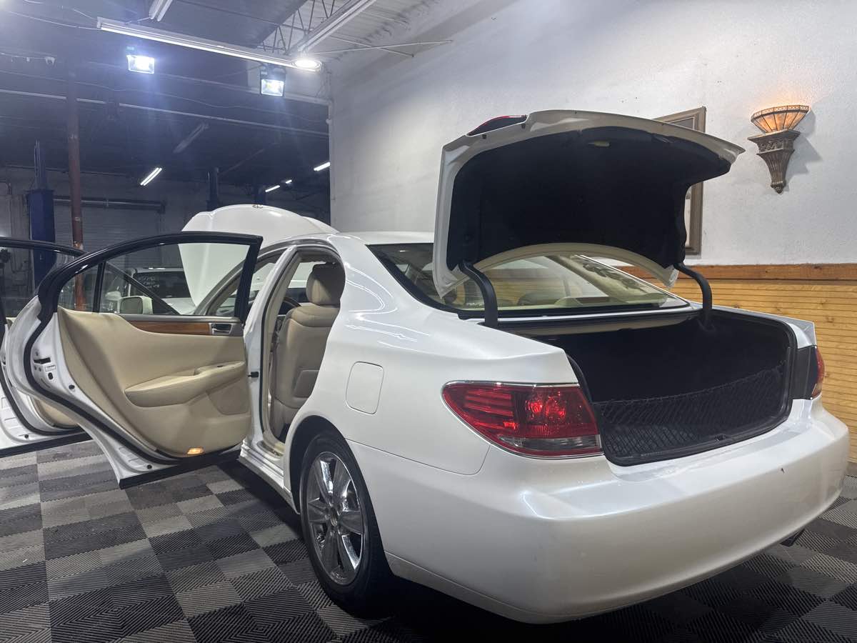 2005 Lexus ES 330 photo 13