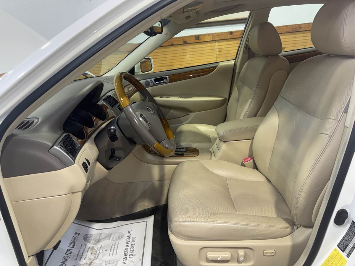 2005 Lexus ES 330 photo 15