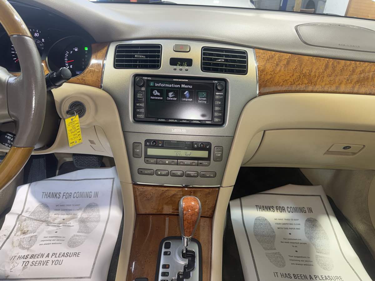 2005 Lexus ES 330 photo 19