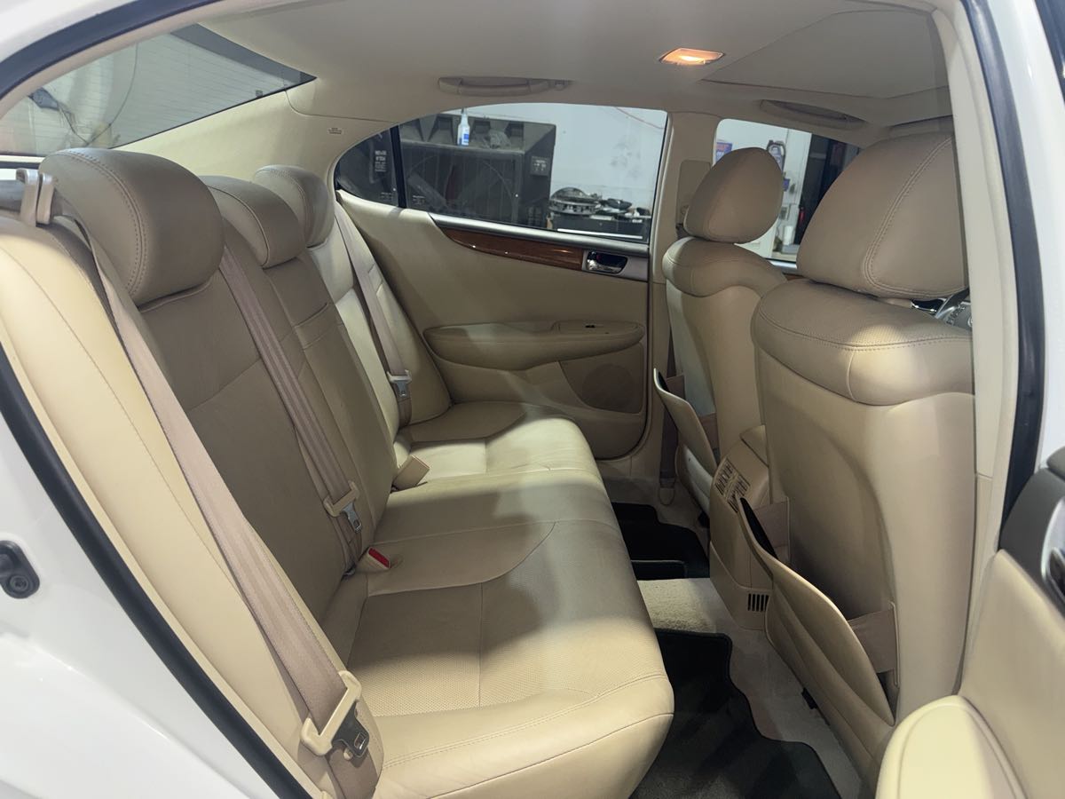 2005 Lexus ES 330 photo 24