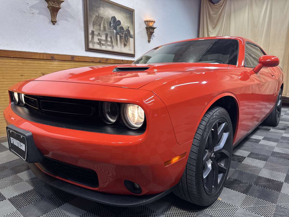 2022 Dodge Challenger SXT photo 5