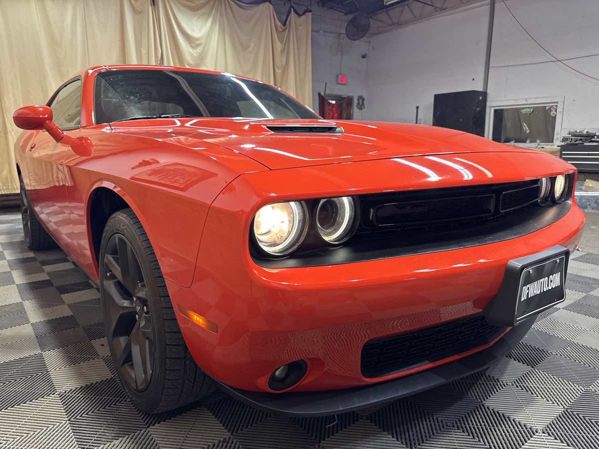 2022 Dodge Challenger SXT photo 6